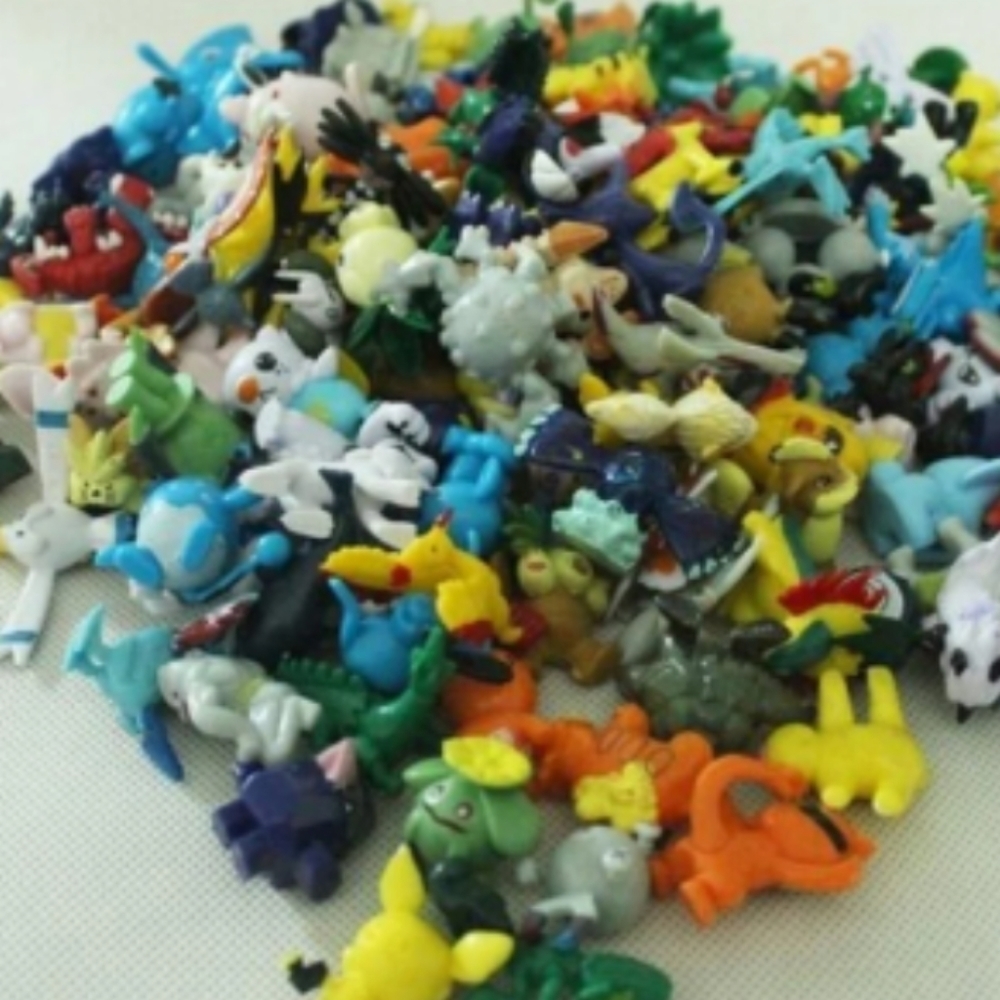Pokemon Gift Box/Bag mystery grab bag - Mini - Picture 3 of 8